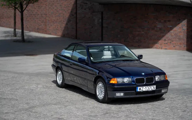 bmw warszawa BMW Seria 3 cena 27500 przebieg: 155000, rok produkcji 1993 z Warszawa